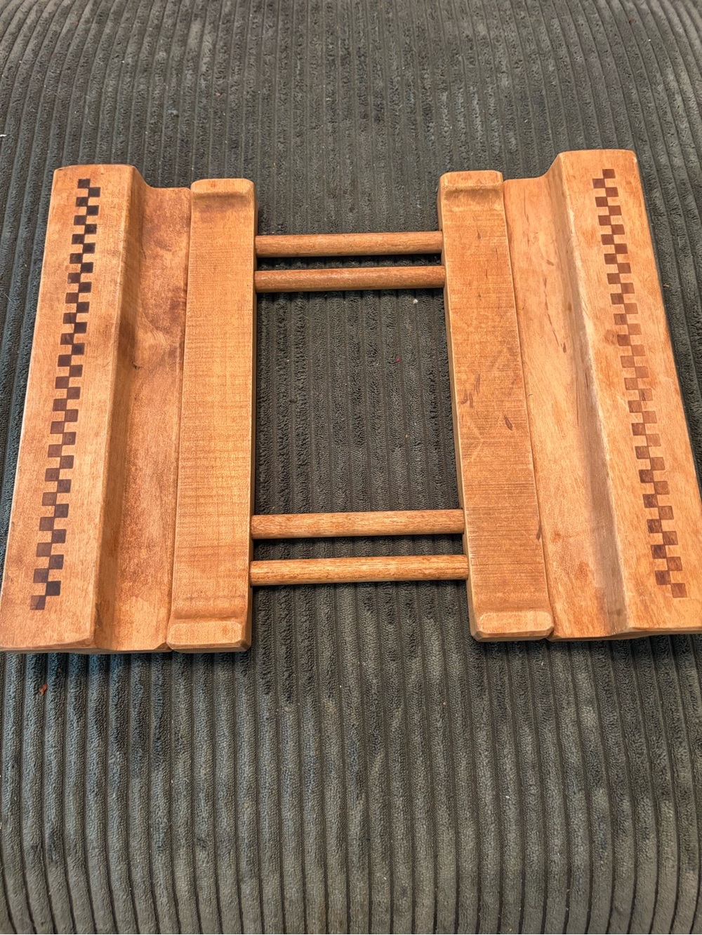 Pampered Chef expandable wooden trivet casserole dish holder